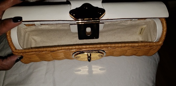 AUTHENIC MICHAEL KORS VANILLA LEATHER CLUTH & MATC